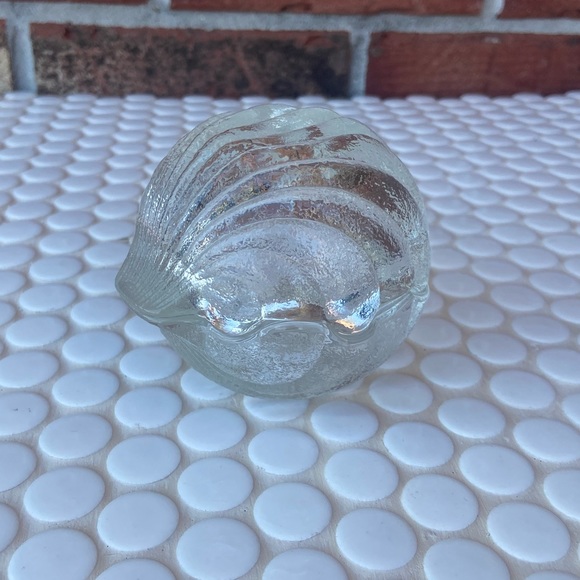 Interlocking Recycled Glass Clam Shell Trinket Dish - Picture 1 of 4